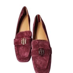 Tommy Hilfiger Size 9 Burgundy Suede Loafers